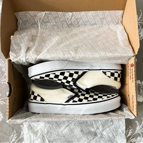 Vans Little Kids Classic Slip-On Checkerboard Shoe, Size 2.5 - Picture 7 of 8